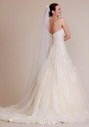 Νυφικό Lilly Collection 2018